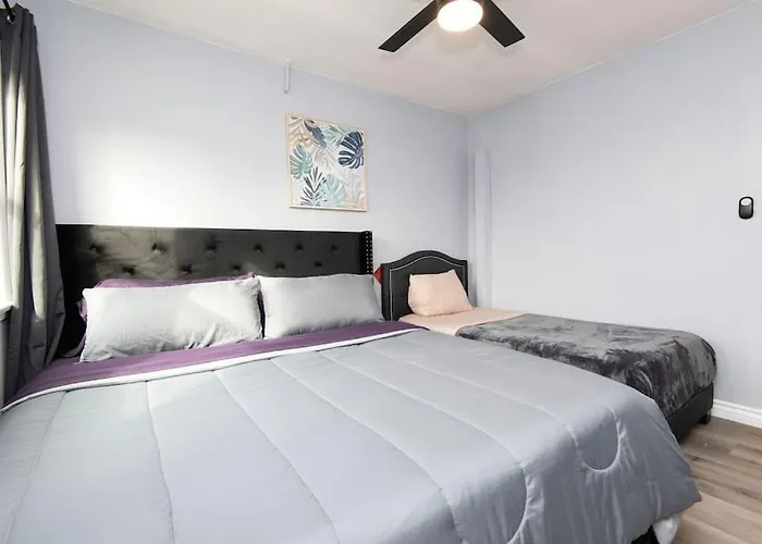 Lovely 3Bedroom Condo With Free Parking On Premise