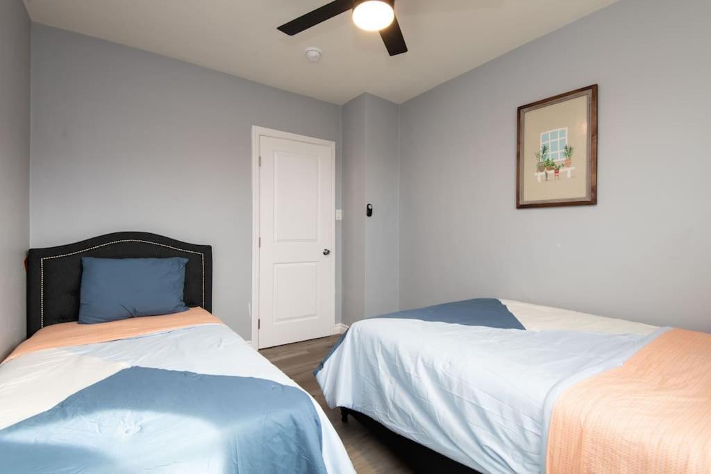 Lovely 3bedroom With Free Parking On Premise Los Angeles